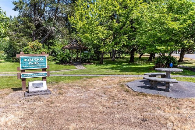 208 Barksdale Avenue, Dupont, WA 98327