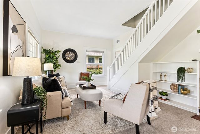 208 Barksdale Avenue, Dupont, WA 98327