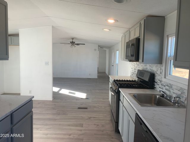 6515 W WARREN Drive, Casa Grande, AZ 85194