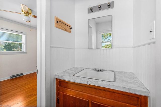 5752 Nylon Drive, Winston-salem, NC 27105