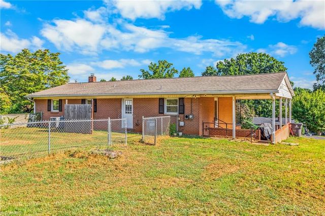 5752 Nylon Drive, Winston-salem, NC 27105
