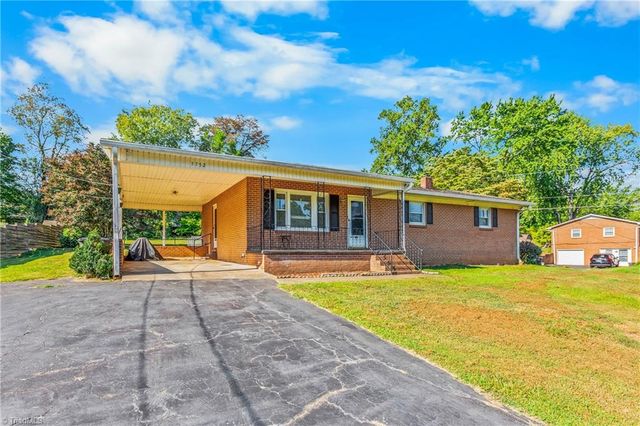 5752 Nylon Drive, Winston-salem, NC 27105