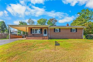 5752 Nylon Drive, Winston-salem, NC 27105