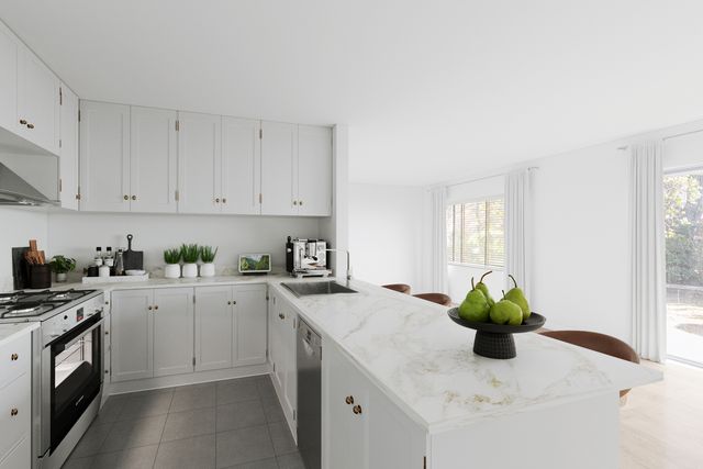 609 Carriage Hill Drive, Glenview, IL 60025