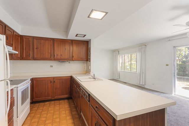 609 Carriage Hill Drive, Glenview, IL 60025