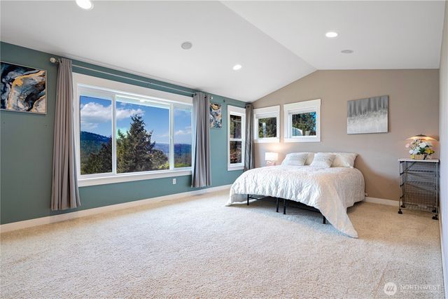 5905 229th Ave SE, Issaquah, WA 98029