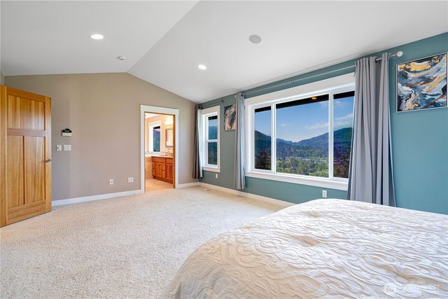5905 229th Ave SE, Issaquah, WA 98029