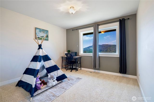 5905 229th Ave SE, Issaquah, WA 98029