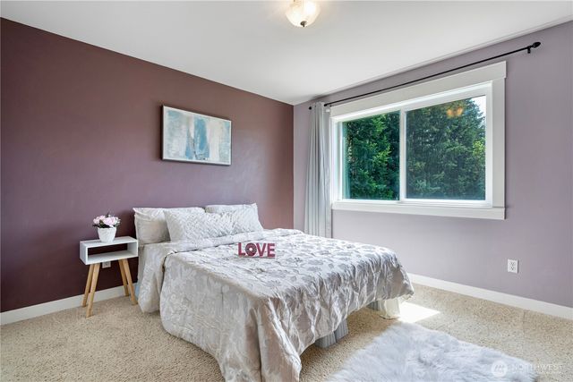 5905 229th Ave SE, Issaquah, WA 98029