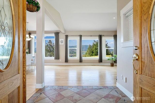 5905 229th Ave SE, Issaquah, WA 98029