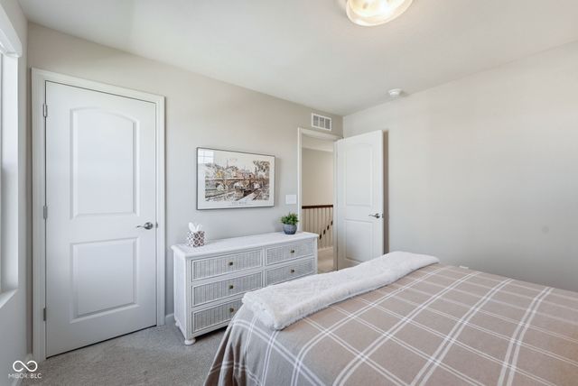 5350 Oak Knoll Drive, Whitestown, IN 46075