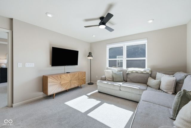 5350 Oak Knoll Drive, Whitestown, IN 46075