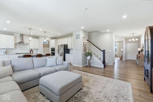 5350 Oak Knoll Drive, Whitestown, IN 46075
