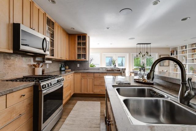 233 Wixon Avenue, Aptos, CA 95003