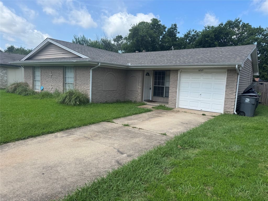 1621 Blue Meadow Street, Dallas, TX 75217
