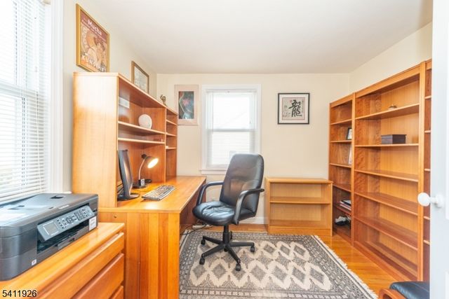 10 Burlington Rd, Clifton City, NJ 07012