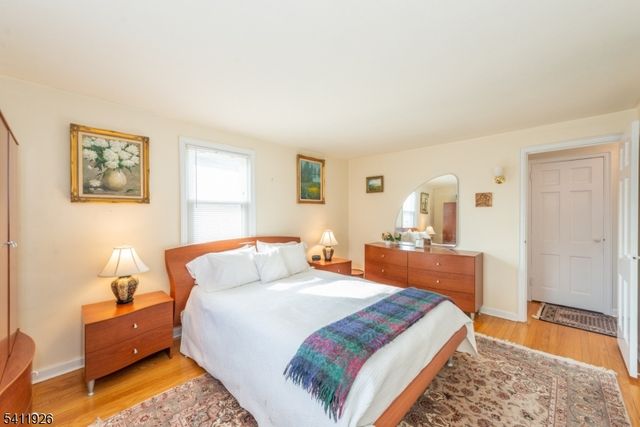 10 Burlington Rd, Clifton City, NJ 07012