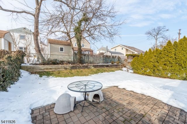 10 Burlington Rd, Clifton City, NJ 07012