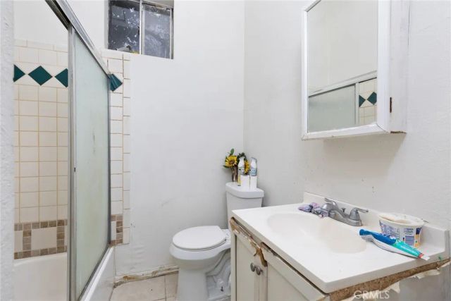 1031 K, Reedley, CA 93654