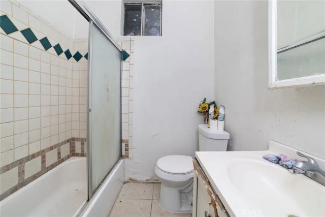 1031 K, Reedley, CA 93654