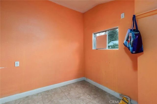 1031 K, Reedley, CA 93654