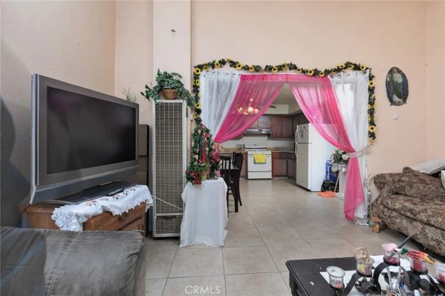 1031 K, Reedley, CA 93654