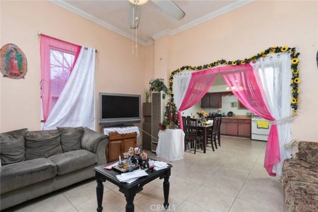 1031 K, Reedley, CA 93654