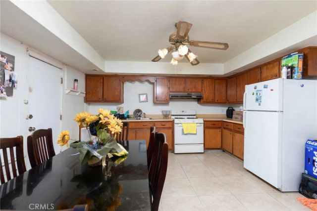 1031 K, Reedley, CA 93654