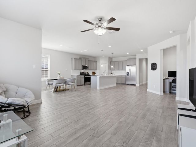 16032 Farringdon Way, Fort Worth, TX 76247