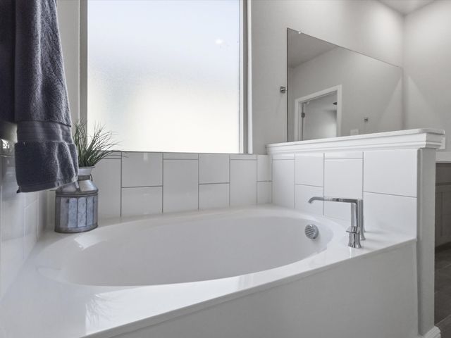 16032 Farringdon Way, Fort Worth, TX 76247