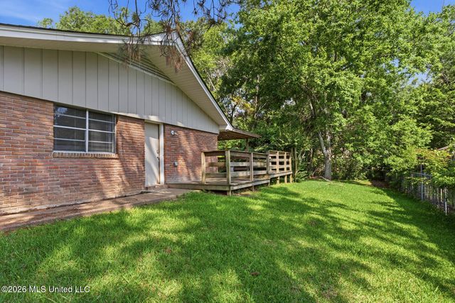 1012 Briarwood Drive, Clinton, MS 39056