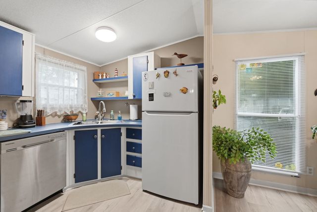 539 Key Largo Ave., Murrells Inlet, SC 29576