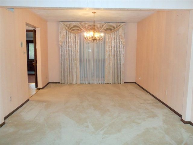 145 Wren Way, South Strabane, PA 15301