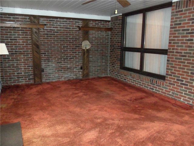 145 Wren Way, South Strabane, PA 15301