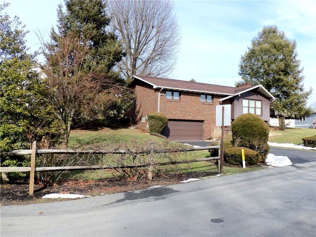 145 Wren Way, South Strabane, PA 15301