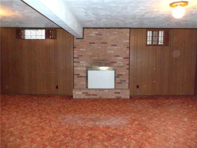 145 Wren Way, South Strabane, PA 15301