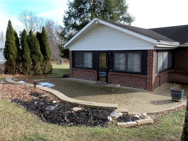 145 Wren Way, South Strabane, PA 15301