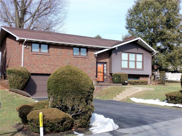 145 Wren Way, South Strabane, PA 15301