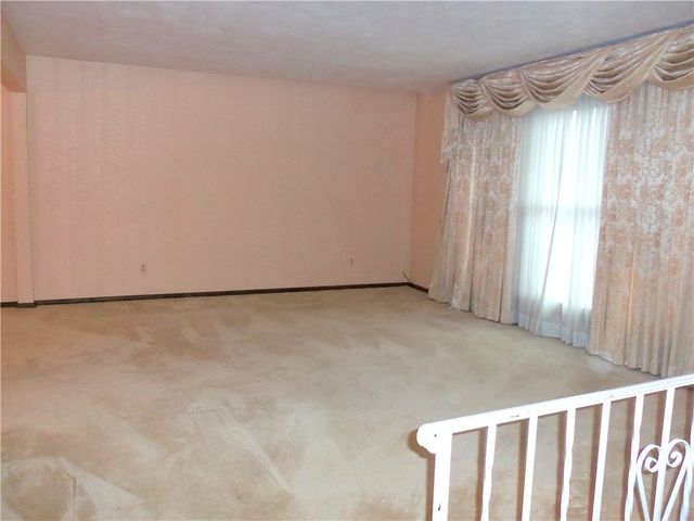 145 Wren Way, South Strabane, PA 15301