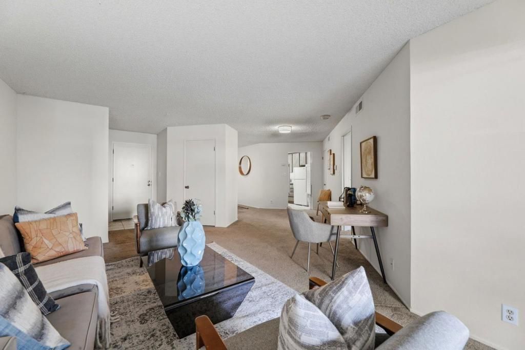 Image 10 of property listing at 999 W Evelyn Terrace 75, Sunnyvale, CA 94086