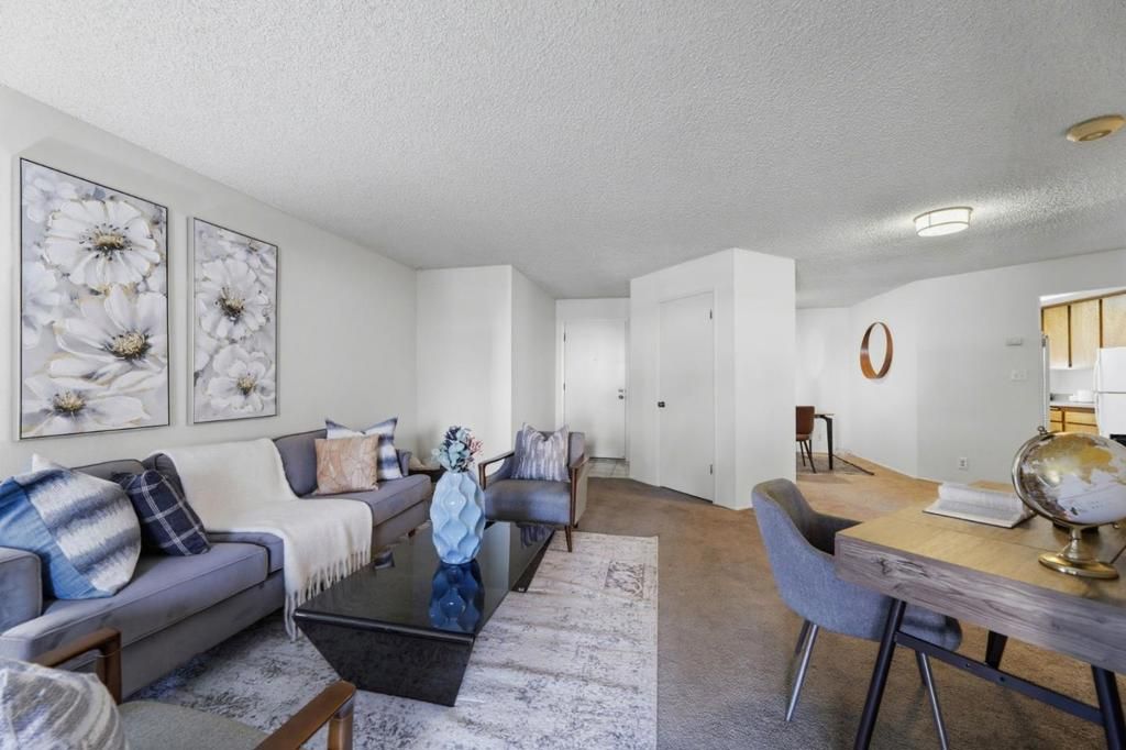 Image 11 of property listing at 999 W Evelyn Terrace 75, Sunnyvale, CA 94086