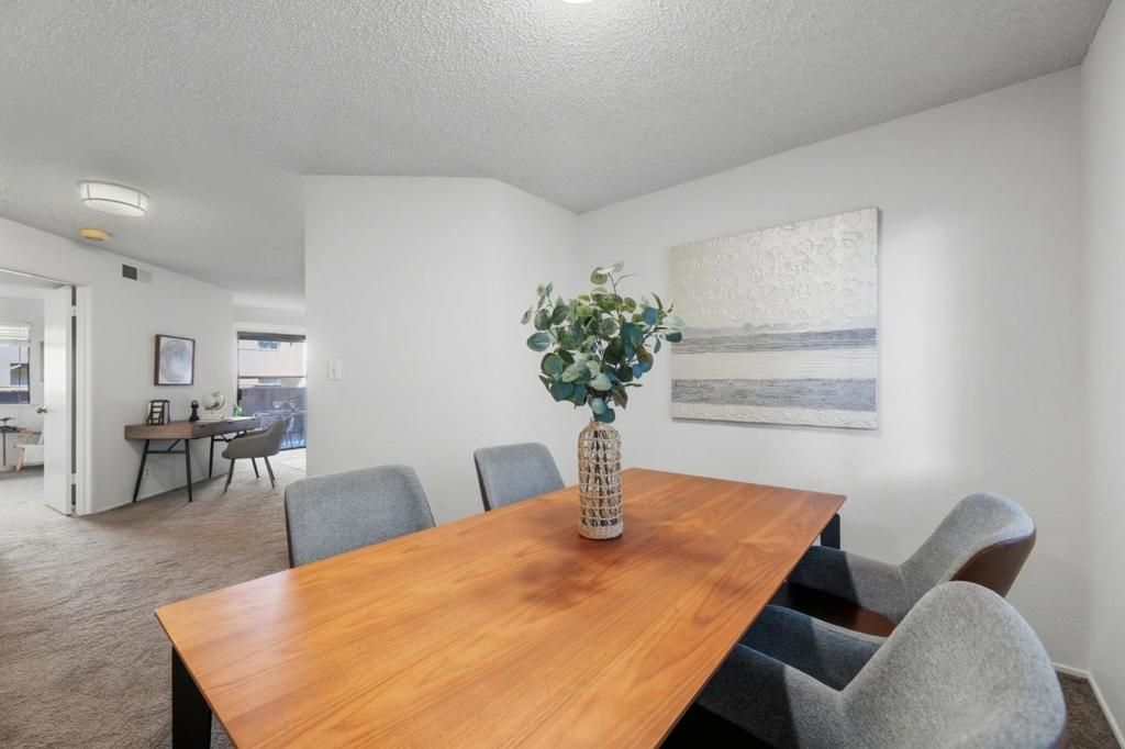 Image 15 of property listing at 999 W Evelyn Terrace 75, Sunnyvale, CA 94086