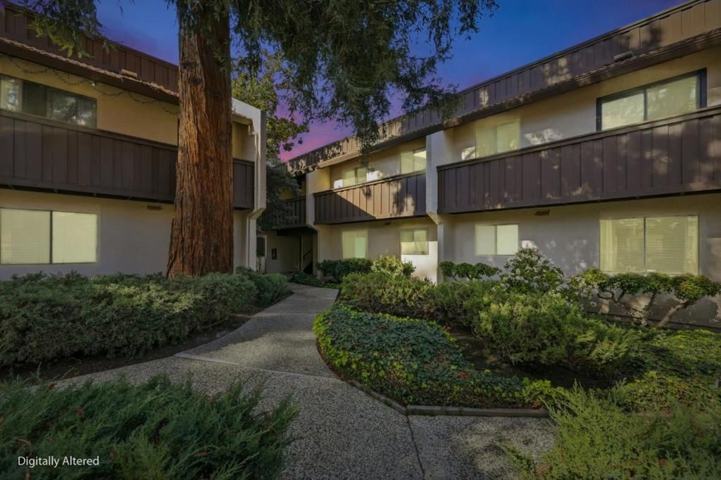 Image 2 of property listing at 999 W Evelyn Terrace 75, Sunnyvale, CA 94086