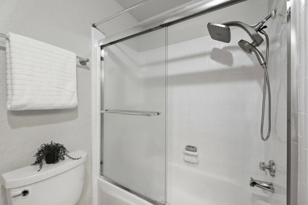 Image 20 of property listing at 999 W Evelyn Terrace 75, Sunnyvale, CA 94086