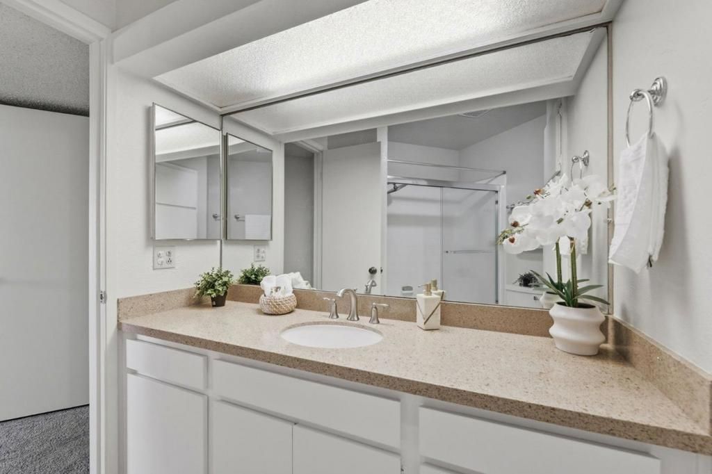 Image 21 of property listing at 999 W Evelyn Terrace 75, Sunnyvale, CA 94086