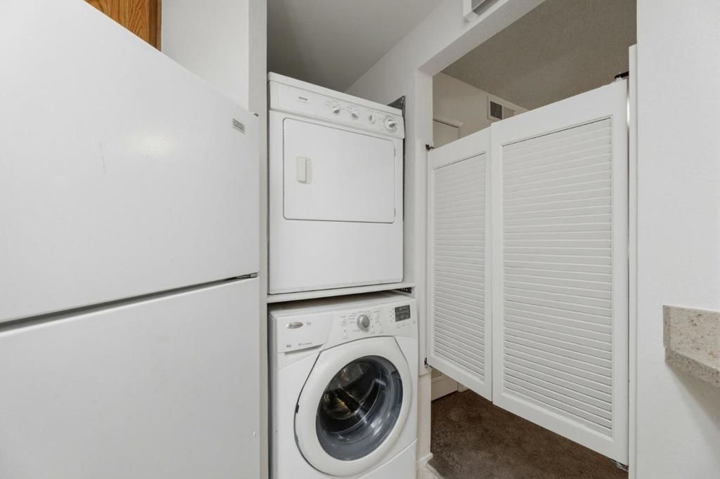 Image 24 of property listing at 999 W Evelyn Terrace 75, Sunnyvale, CA 94086