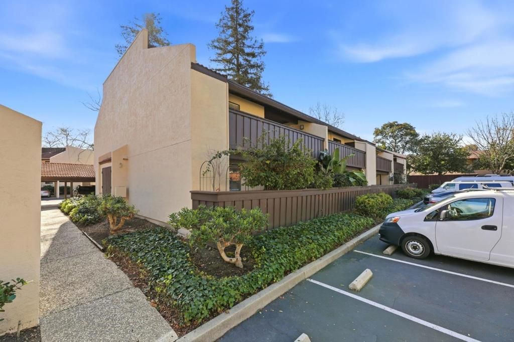 Image 28 of property listing at 999 W Evelyn Terrace 75, Sunnyvale, CA 94086