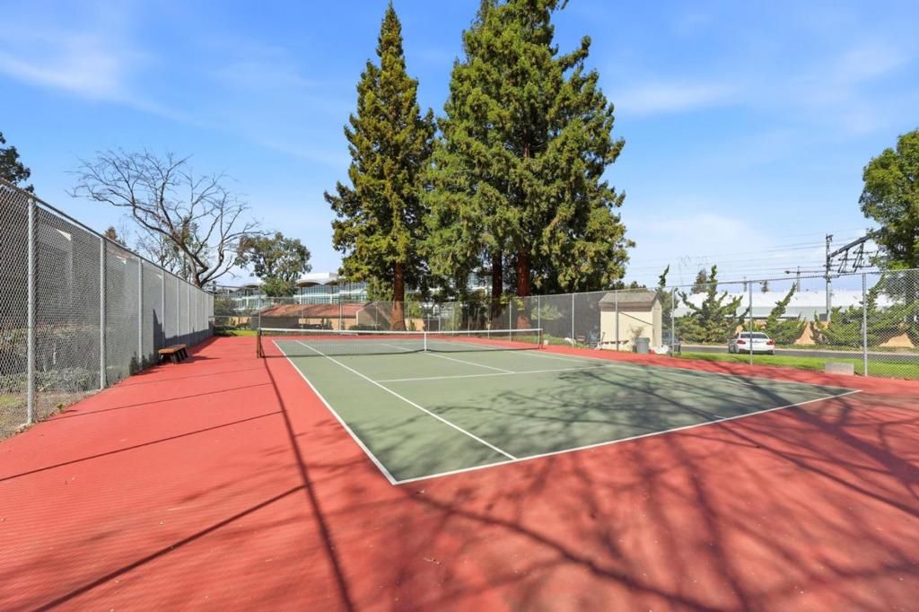 Image 33 of property listing at 999 W Evelyn Terrace 75, Sunnyvale, CA 94086