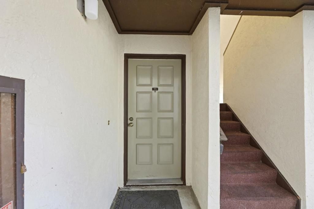 Image 4 of property listing at 999 W Evelyn Terrace 75, Sunnyvale, CA 94086