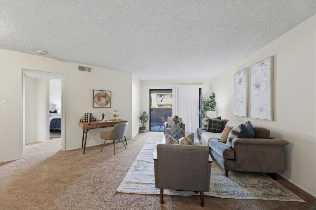 Image 7 of property listing at 999 W Evelyn Terrace 75, Sunnyvale, CA 94086